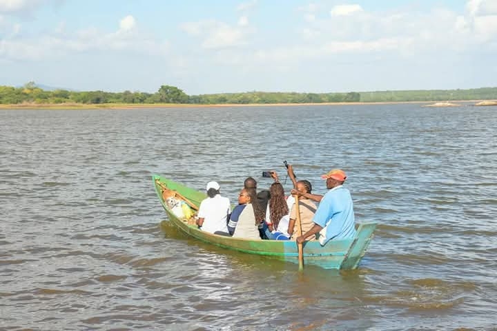 Migrants' bodies found in boat washed ashore on Caribbean island