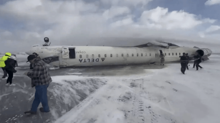 All passengers, crew survive plane crash at Toronto airport