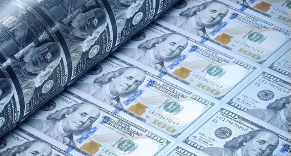 US loses last perfect credit rating amid rising debt