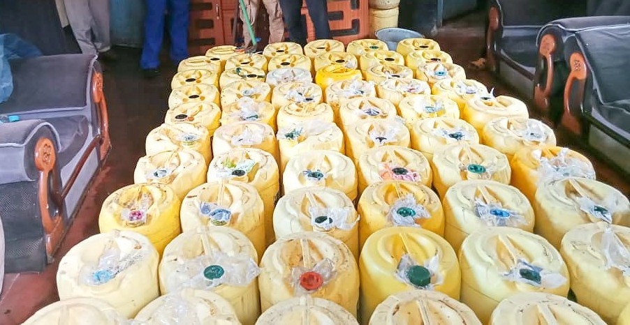 1300 litres of chang'aa, brewing apparatus recovered in Kisii