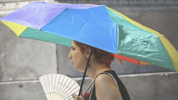'Unprecedented' alerts in France as blistering heat grips Europe