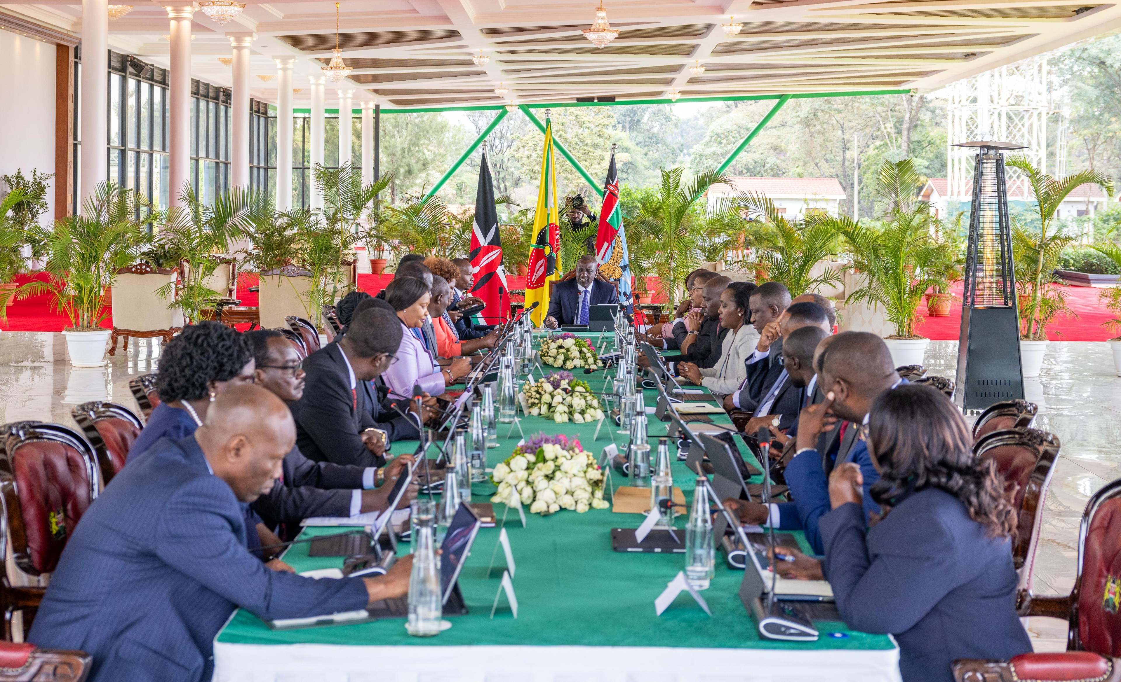 Ruto chairs Cabinet meeting at State House