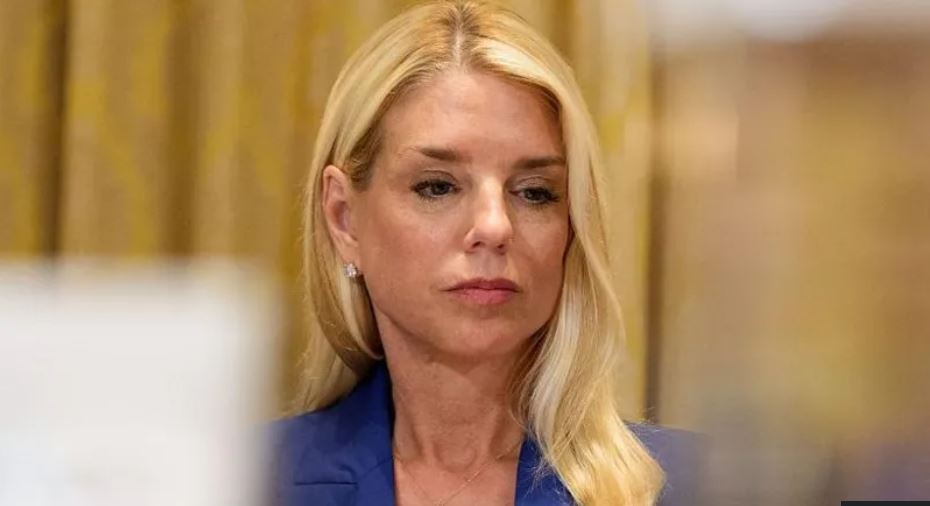Trump defends US Attorney General Pam Bondi over Epstein files