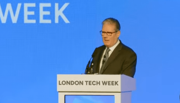 Starmer seeks to end speculation about Reeves' future