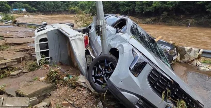 At least 14 dead in South Korea floods and landslides