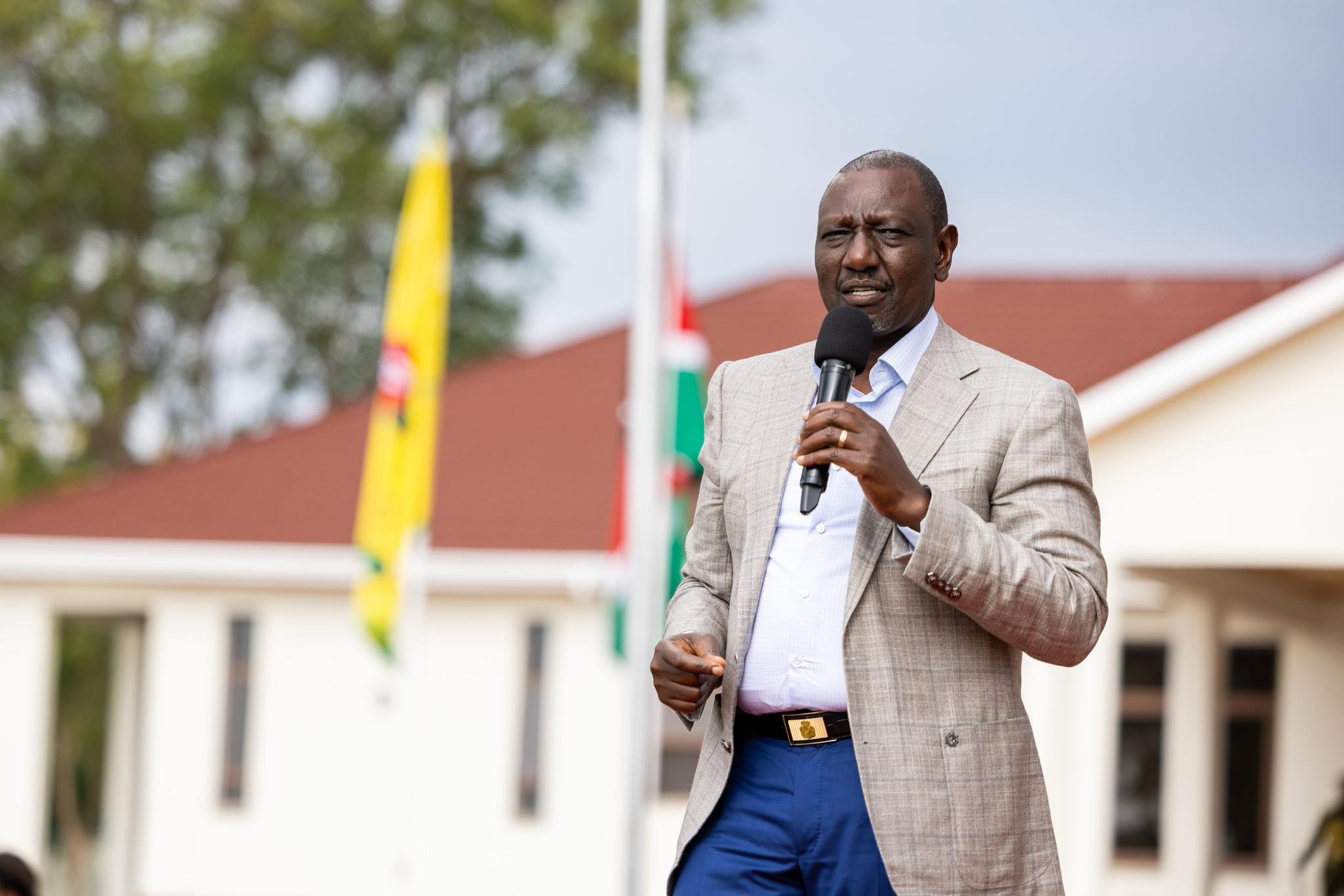 Ruto to Kenyans: Report hospitals charging for outpatient services to police