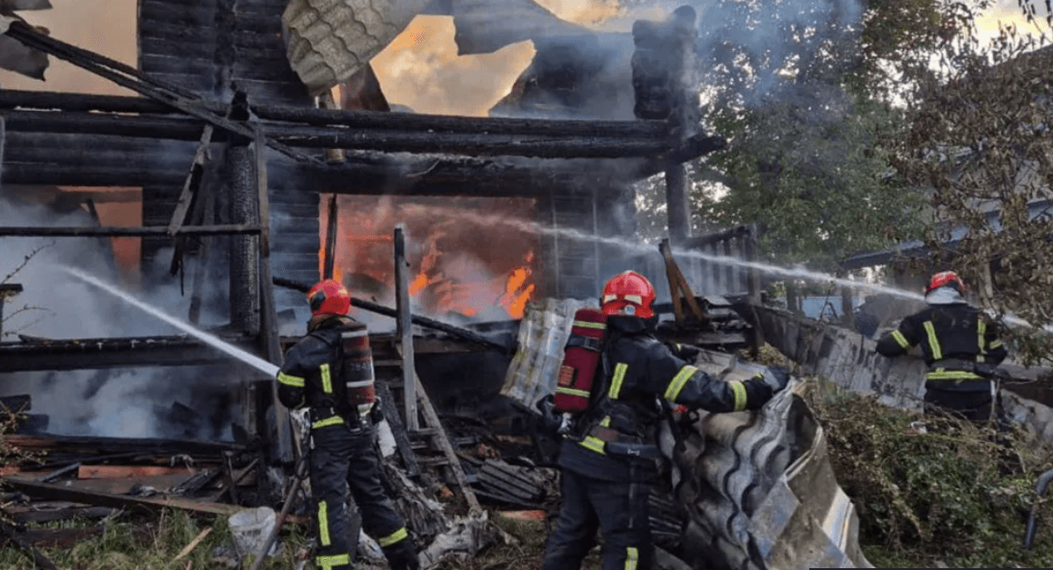 Russia launches biggest wave of strikes on Ukraine for weeks
