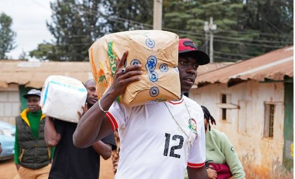[PHOTOS] Stars' player Erambo donates foodstuffs after CHAN tournament