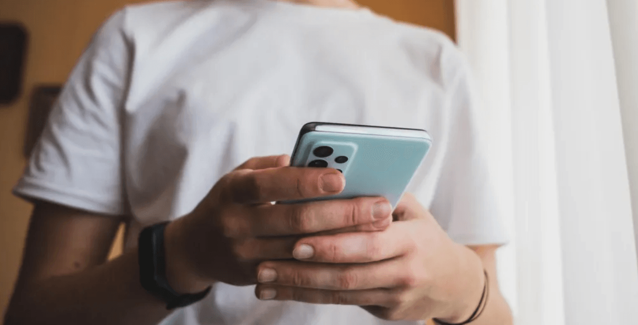 Meta to stop its AI chatbots from talking to teens on suicide