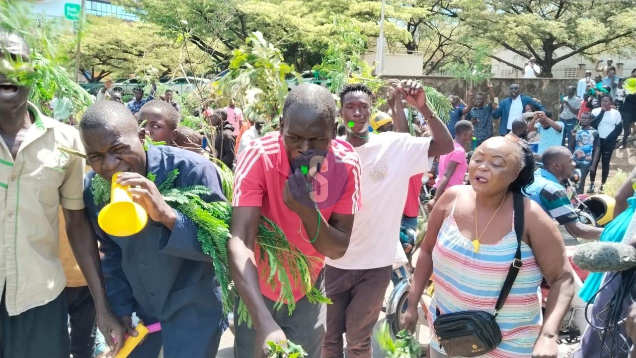 [PHOTOS] Baba has left us orphans - Kisumu residents mourn Raila