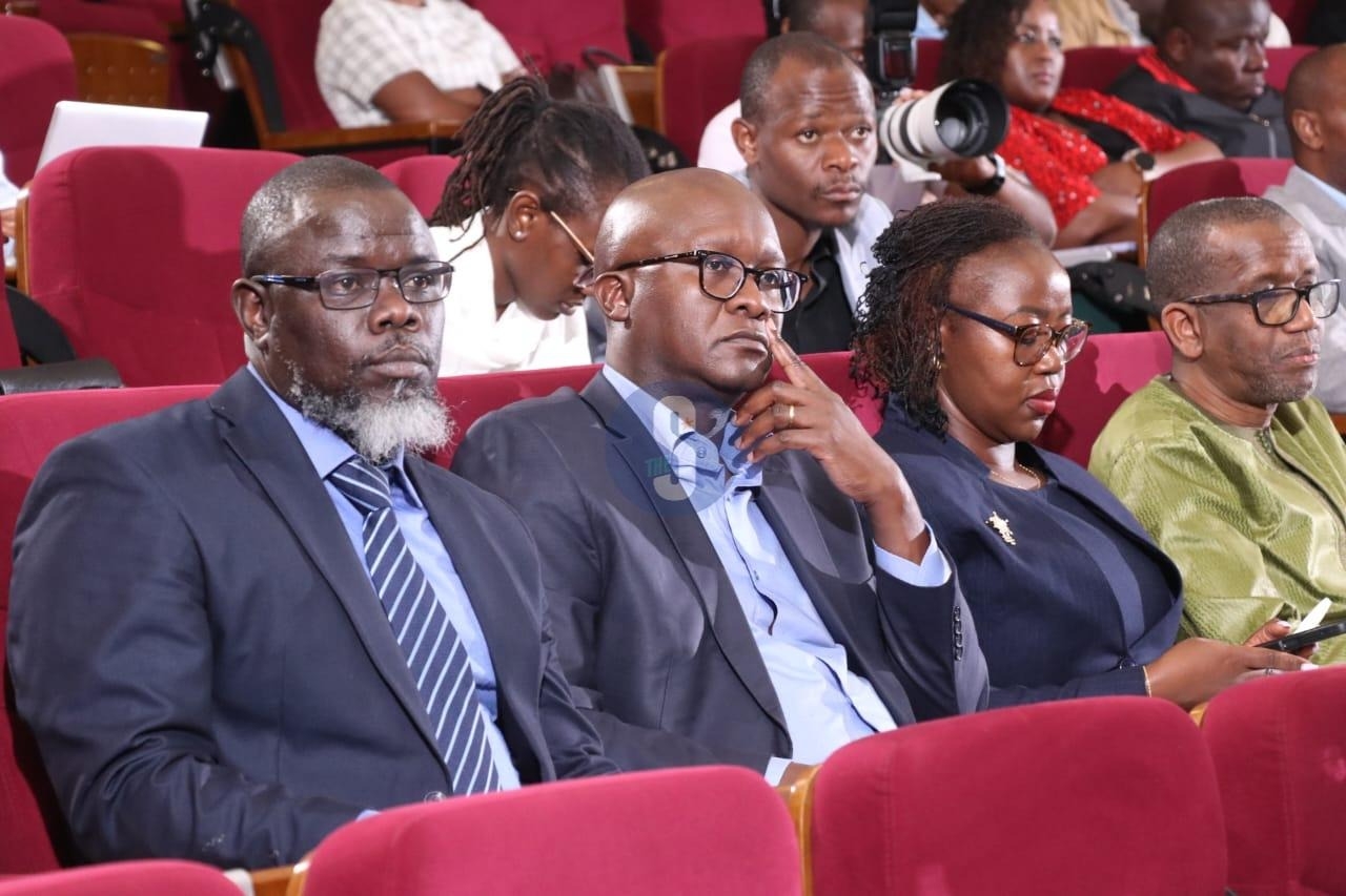 Media urged to bridge gap between science and policy