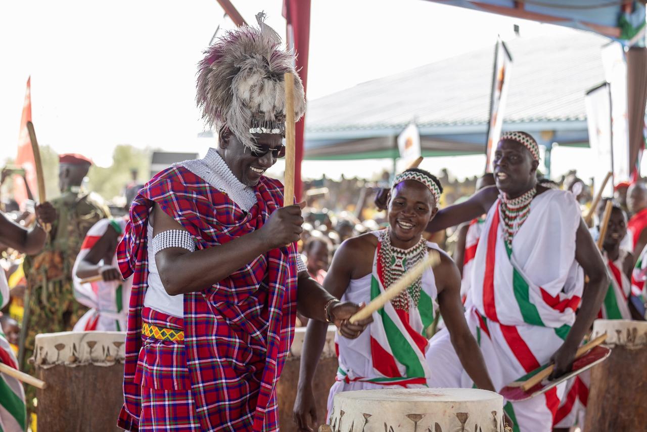 Ruto walks into a divided ODM in first post-Raila tour of Nyanza