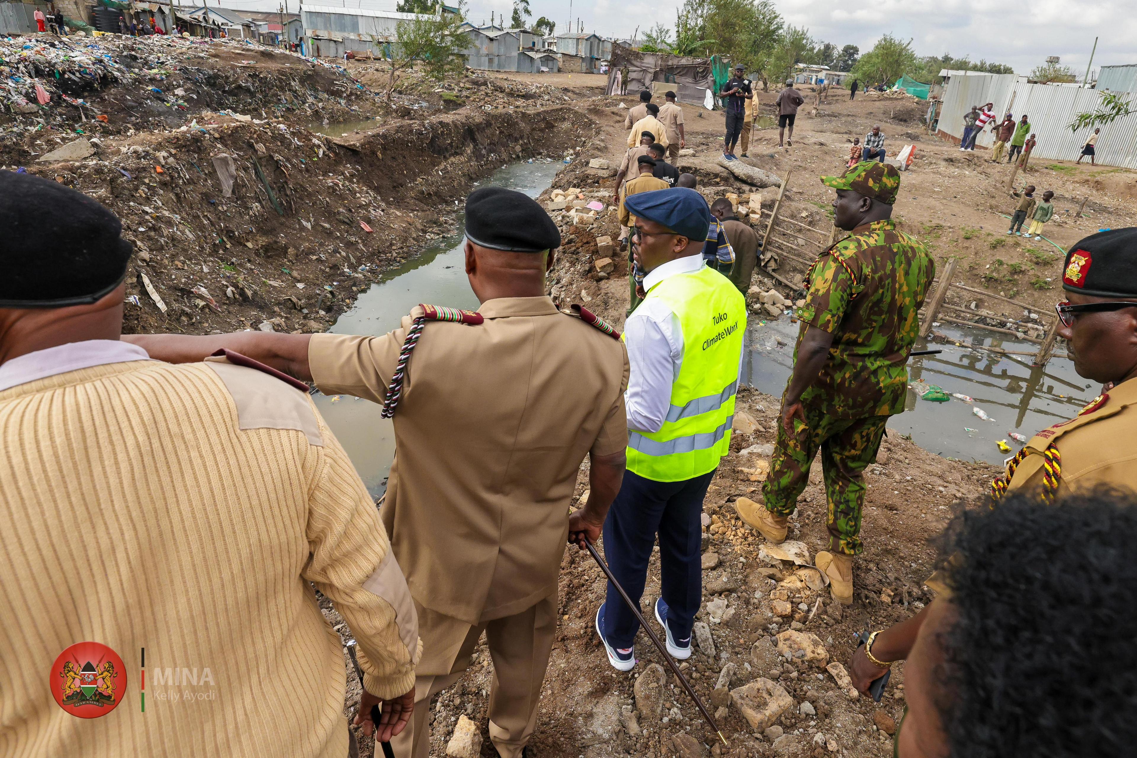 [PHOTOS] PS Omollo inspects Climate WorX Site in Mukuru slums