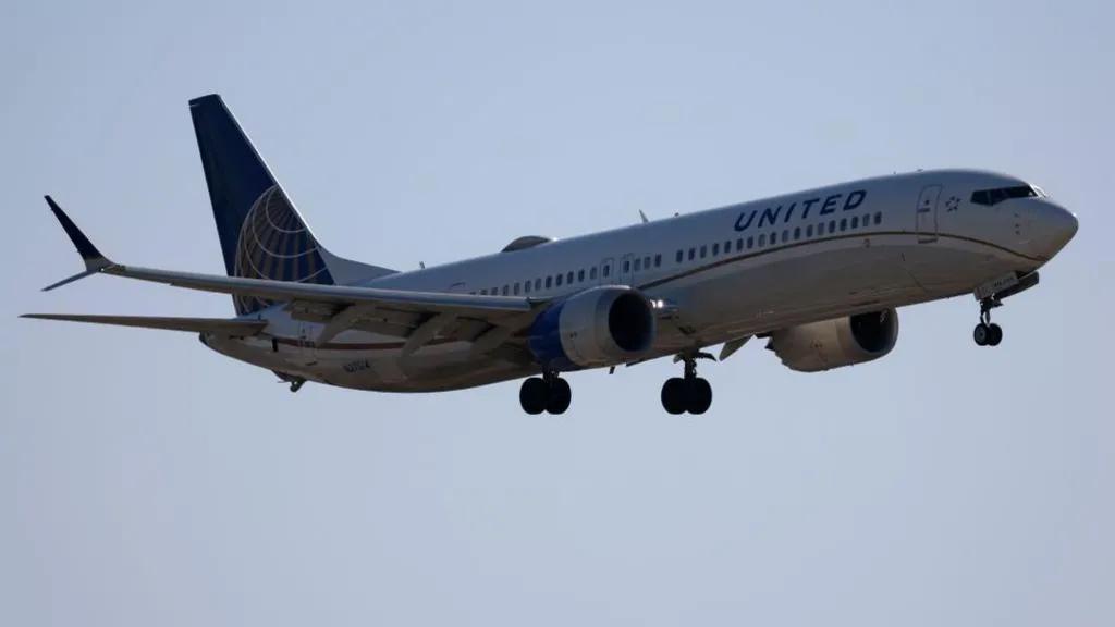 Body found in wheel well of United plane after landing in Hawaii