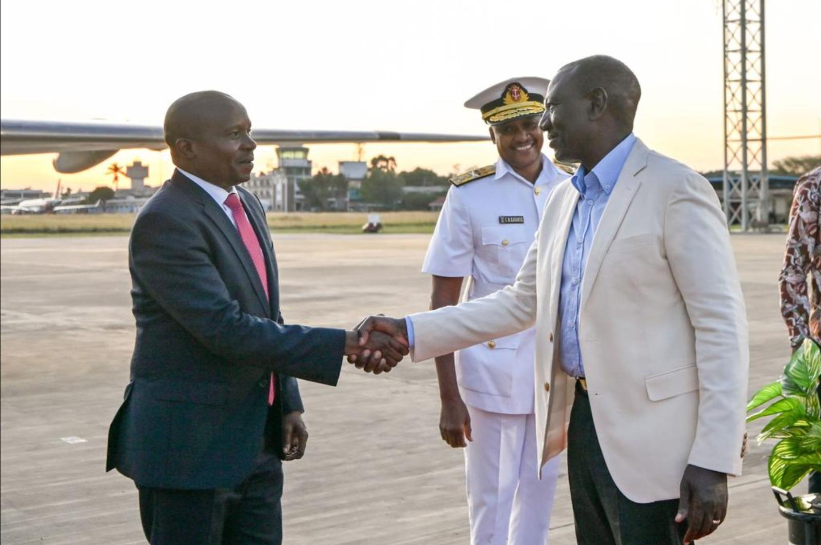 Ruto flies out to Tanzania for DRC peace talks