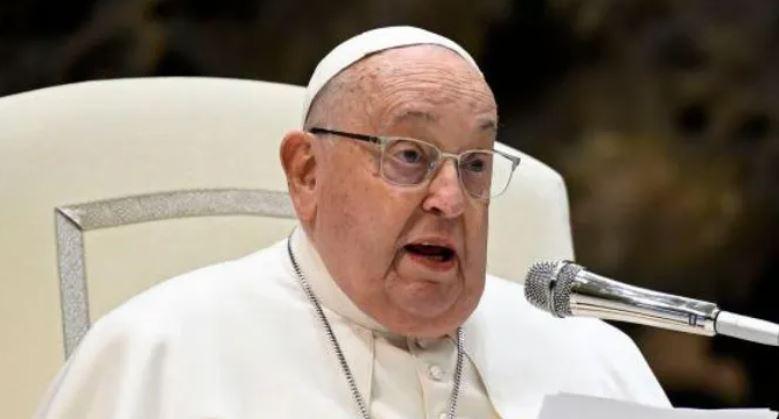 Vatican: Pope's health a 'complex clinical situation'