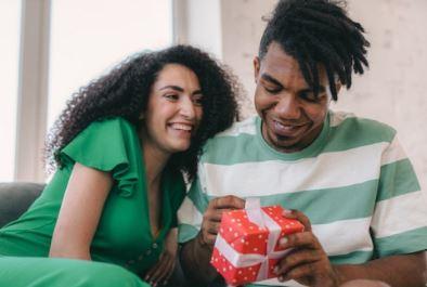 Reactions: Should men also get Valentine's gifts?